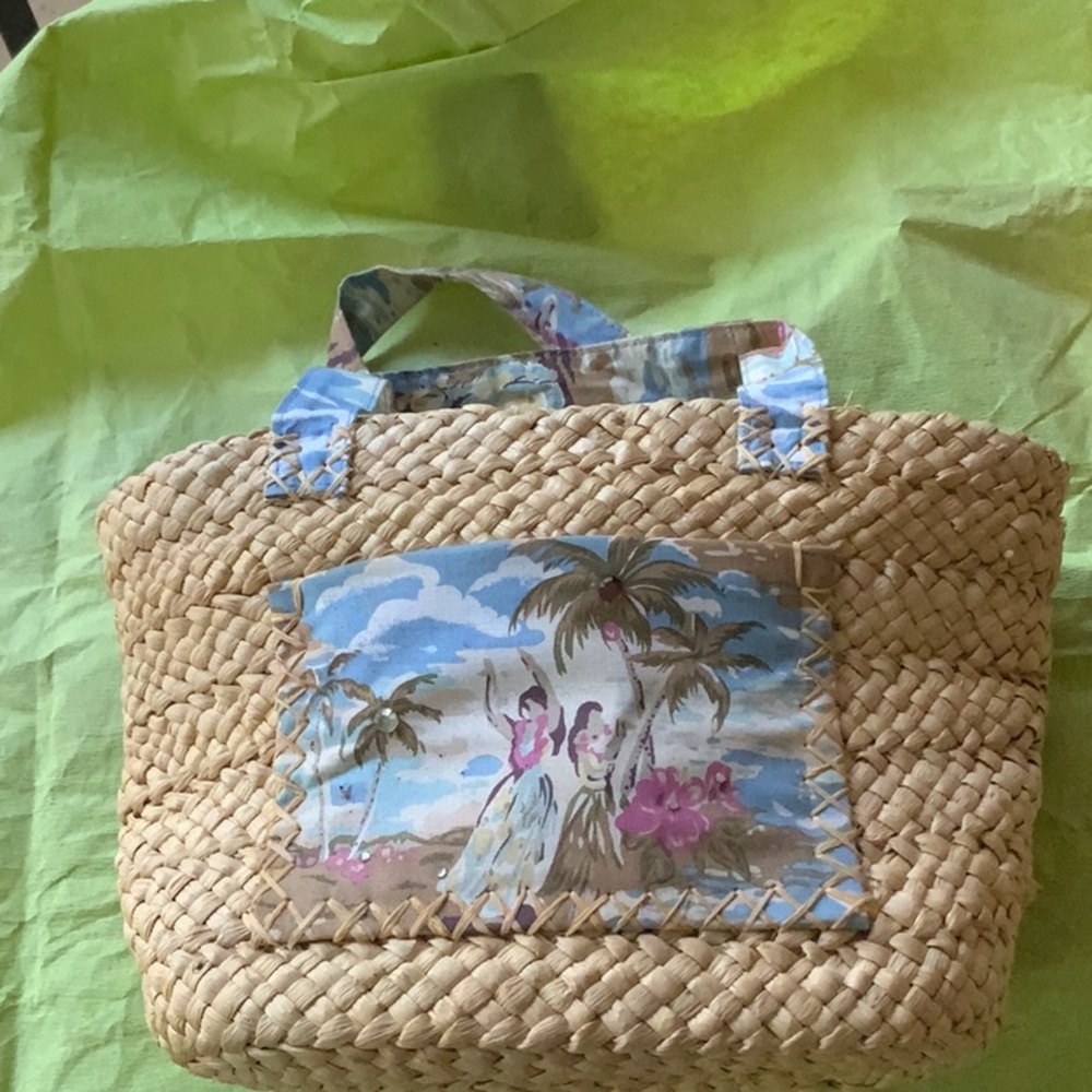 Straw beach bag